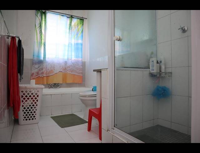 2 BEDROOM PROPERTY TO RENT IN SEA POINT